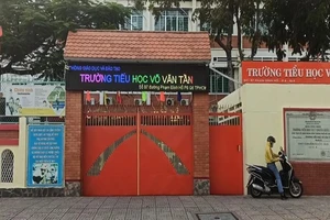 Học sinh phải nghỉ học, trường khẩn trương dạy trực tuyến