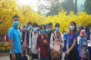 'Mang tết về nhà' đưa 3.000 người về quê ăn tết