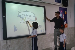 TP.HCM: HS học chương trình tiếng Anh tích hợp sẽ được điều chỉnh học phí đợt 1