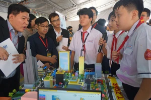 Sôi động ngày hội khoa học, công nghệ và đổi mới sáng tạo tại quận 4, TP.HCM