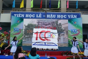 Bà Trương Mỹ Hoa dự lễ kỷ niệm 100 năm thành lập Trường Huỳnh Khương Ninh