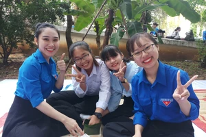 Gói hơn 4500 chiếc bánh chưng dành tặng người khó khăn