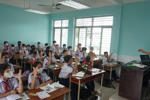 Phụ huynh bị lừa bằng chiêu “con té lầu”: Trường học tăng cường bảo mật thông tin cá nhân