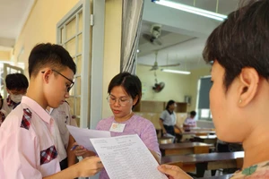 Thi vào lớp 10: 5 thí sinh vi phạm quy chế thi