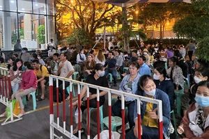 Tiết lộ lý do nhiều tân sinh viên nhập học từ 3 giờ sáng 