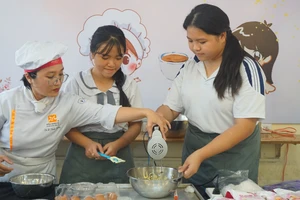 'Sách-âm nhạc và cookies' của Trường THPT Hùng Vương có gì hay?