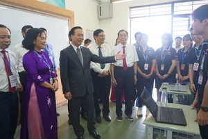 Chủ tịch nước Võ Văn Thưởng về thăm trường cũ