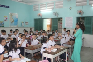 Người lạ cho học sinh tiền ăn sáng, Trường Tiểu học Hà Huy Giáp ra thông báo khẩn