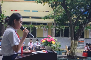 Học sinh từng vi phạm tự tin kể chuyện trước cờ