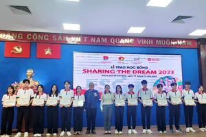 ‘Mẹ ơi, con đã đạt được học bổng SCG Sharing the Dream’