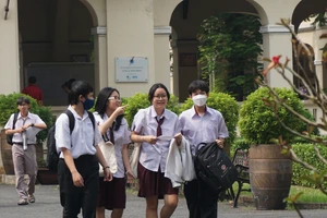 Đề văn học sinh giỏi quốc gia: Nóng hổi hơi thở cuộc sống