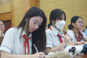 Bất ngờ trước những trải nghiệm độc đáo tại 'Văn hay chữ tốt'