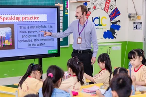 Sở GD&ĐT TP.HCM nói về chương trình tiếng Anh Toán-Khoa học thực nghiệm