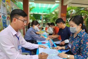 Tuyển sinh đầu cấp tại TP.HCM được thực hiện ra sao?