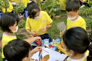 Bảng điểm cuối năm toàn 9, 10 nhưng vì chữ 'H' mà không được học sinh xuất sắc