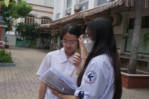 Thí sinh than đề Toán thi vào lớp 10 khó, Sở GD&ĐT nói gì?