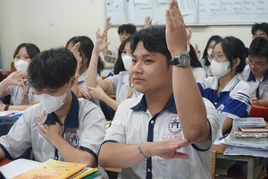 Học sinh chạy nước rút ôn thi tốt nghiệp THPT năm 2024