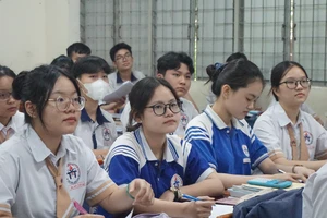 Hôm nay, hơn 1 triệu thí sinh làm thủ tục dự thi tốt nghiệp THPT