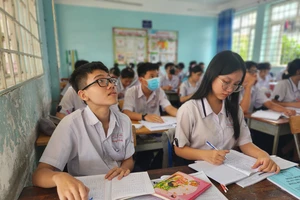 TP.HCM đề xuất giảm học phí trong năm học mới