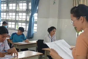 Học sinh TP.HCM mong chờ xét tuyển bổ sung lớp 10