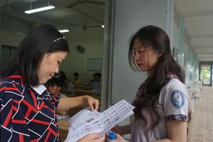 Phổ điểm thi tốt nghiệp THPT: Cả nước có 2 điểm 10 môn Văn, không có điểm 10 môn Toán