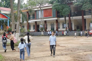 Bộ GD&ĐT: Tổ chức dạy bù cho học sinh phải nghỉ học do lũ lụt