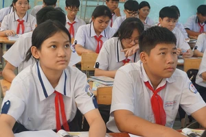 Bốc thăm môn thứ 3 thi lớp 10: Đổi mới thi cử cần có lộ trình