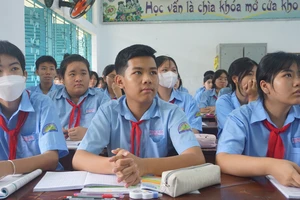 Phụ huynh, học sinh TP.HCM mong sớm chốt môn thi lớp 10