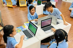 Bộ GD&ĐT: 5 giải pháp quản lý việc dạy thêm, học thêm 