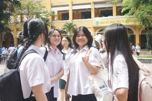 Đề văn học sinh giỏi lớp 12 muốn học sinh 'bước khỏi lối mòn'