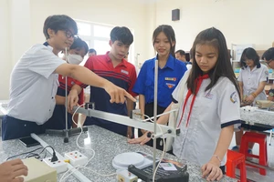 Gần 20 tỉnh, thành cho học sinh nghỉ thứ bảy