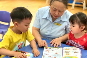 Bí thư Nguyễn Văn Nên: Cần duy trì chương trình 'sữa học đường' sau sáp nhập