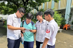 Thí sinh nói đề tiếng Anh thi tốt nghiệp THPT vừa khó vừa dài