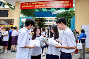 Nhiều thí sinh ‘quay xe’ đổi tổ hợp xét tuyển đại học