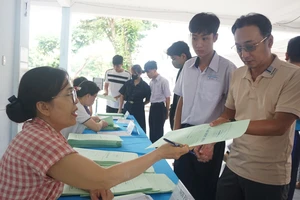 Nóng: TP.HCM xét tuyển bổ sung vào lớp 10 