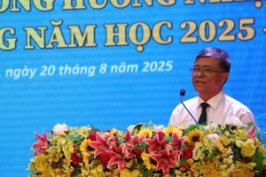 Trước thềm năm học mới, Giám đốc Sở GD&ĐT TP chỉ đạo xử lý nhiều vấn đề 'nóng'