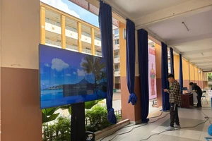 Tất bật chuẩn bị cho lễ khai giảng đặc biệt 