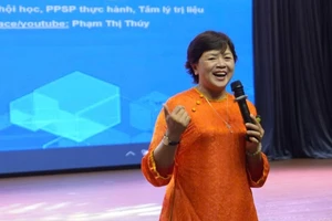 Buộc cách ly tạm thời học sinh vi phạm: 'Không cẩn trọng sẽ phản tác dụng'