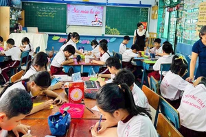 Phụ huynh trải nghiệm nghề giáo dịp 20-11 