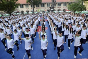 Ấn tượng với màn đồng diễn võ nhạc Vovinam của học sinh 1.500 trường tại TP.HCM 