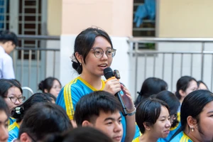 Nhận 'trái đắng' ngay phòng thi, thủ khoa cảnh báo bẫy khi dùng AI