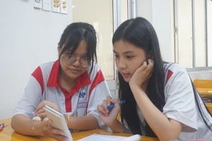 'Xoá sổ' tổ hợp truyền thống A00, C00: Học sinh chật vật chuyển hướng