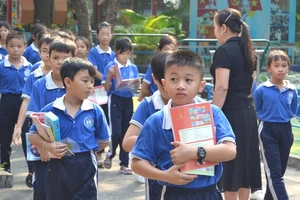 Trường chuẩn quốc gia tại TP.HCM đang vướng phổ cập giáo dục