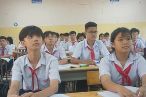 Thấp thỏm ngóng môn thứ 3 thi lớp 10