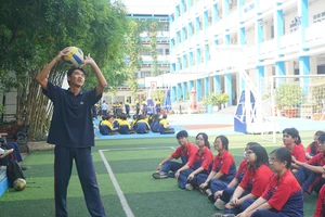 Một ngày làm giáo viên: Trải nghiệm bất ngờ khiến học sinh thích thú