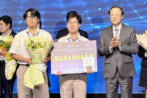 Học sinh chuyên Lê Hồng Phong đạt giải Nhất nghiên cứu khoa học cấp quốc gia