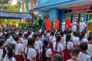 Hơn 40 học sinh tiểu học bị sốt, mệt mỏi: Trường tạm dừng bán trú