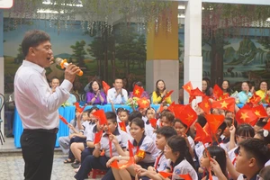 NSND Tạ Minh Tâm: Cảm xúc chân thực là chìa khóa để mở lòng các em