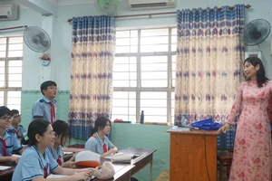 Thi lớp 10 tại TP.HCM: Cẩn trọng 'bẫy' tỉ lệ chọi khi điều chỉnh nguyện vọng