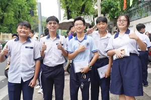 Thi lớp 10 tại TP.HCM: Quy mô lớn chưa từng có, đề thi phân hoá ra sao?